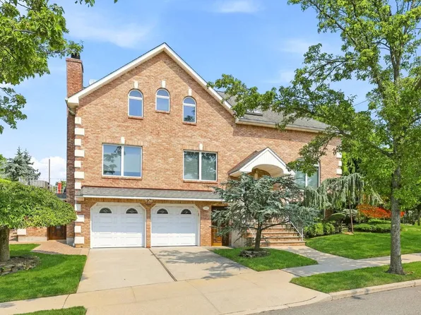 53-15 Overbrook St, Flushing, NY 11362