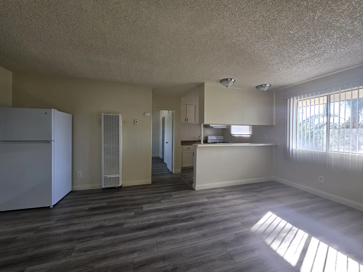 W 21st St, San Bernardino — Photo 3