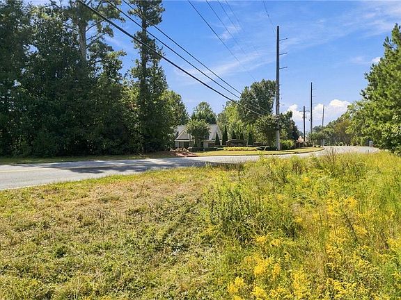 2nd image of 5511 Woodstock Rd #1198