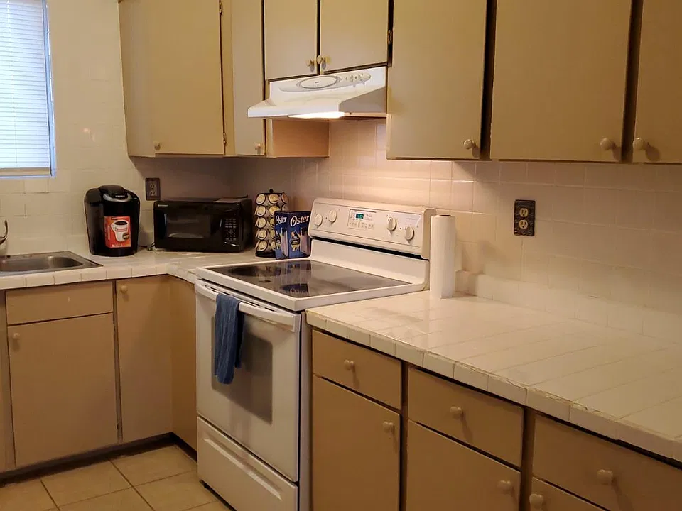 Nice appliances in Kitchen
