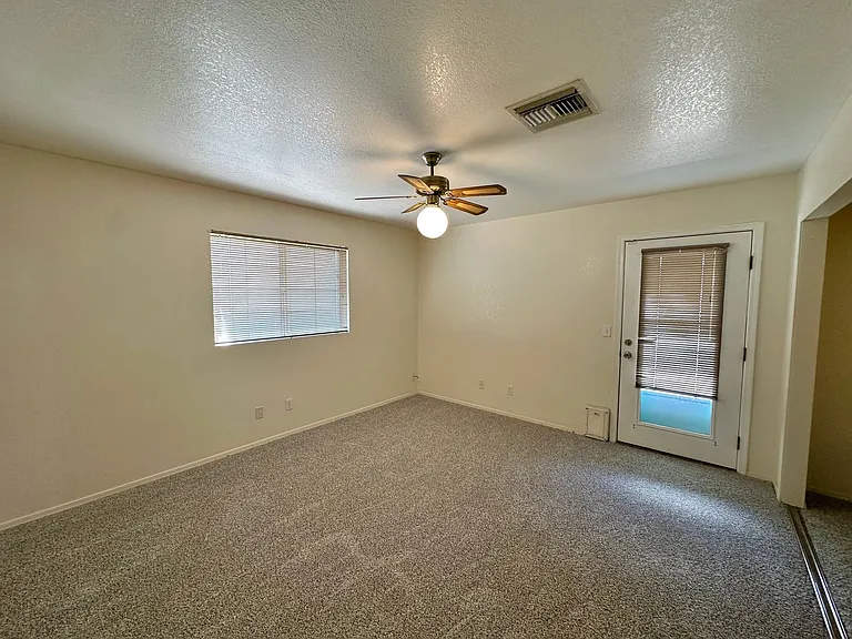 3905 Raymond Ave — Photo 39