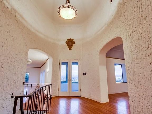 5th image of 3246 Trumbull St