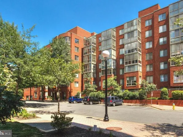 1050 N Taylor St #1204, Arlington, VA 22201