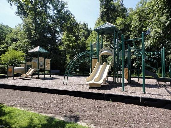 2nd image of 6016 Newington Pl