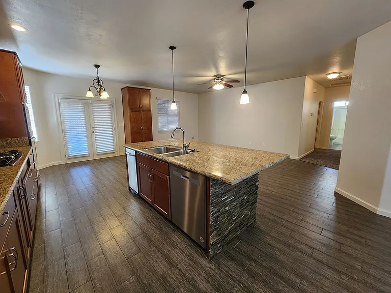 1344 Guiness Way — Photo 10
