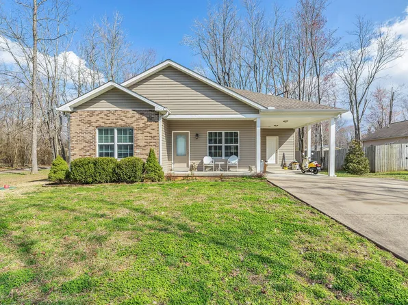 1029 Preston Dr, Burns, TN 37029