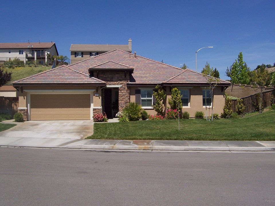 1st image of 35900 Bingley Ct