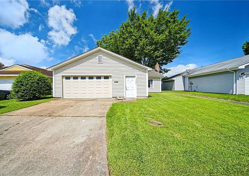 1st image of 3520 Daisy Cres
