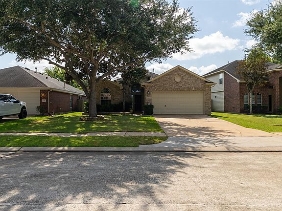 2nd image of 803 Pickett Hill Ln