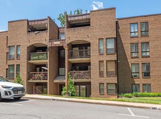 11236 Chestnut Grove Sq APT 34, Reston, VA 20190
