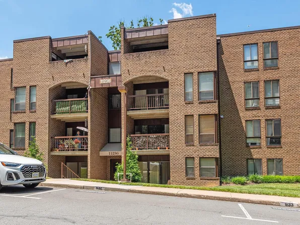 11236 Chestnut Grove Sq APT 34, Reston, VA 20190