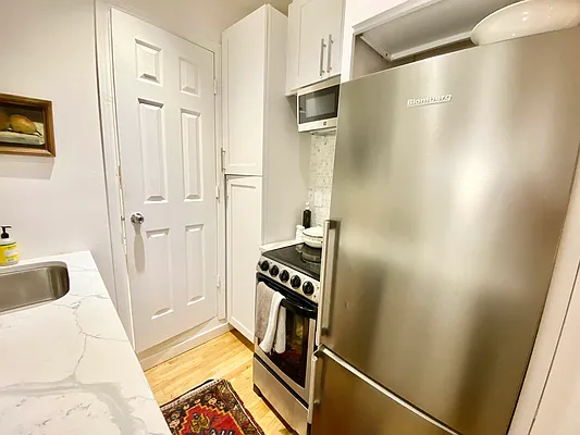 Rented by J PRESTON AND ASSOCIATES INC | media 17