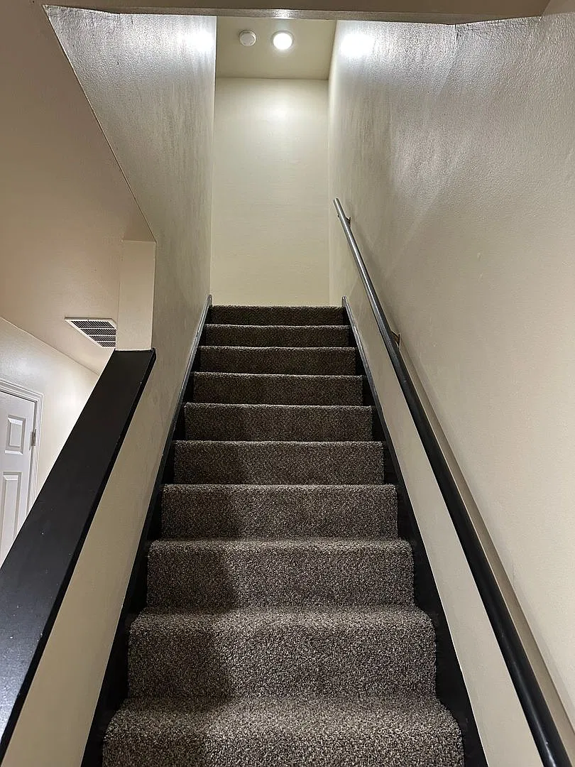 Jacqueline Ct. 3036 — Photo 3