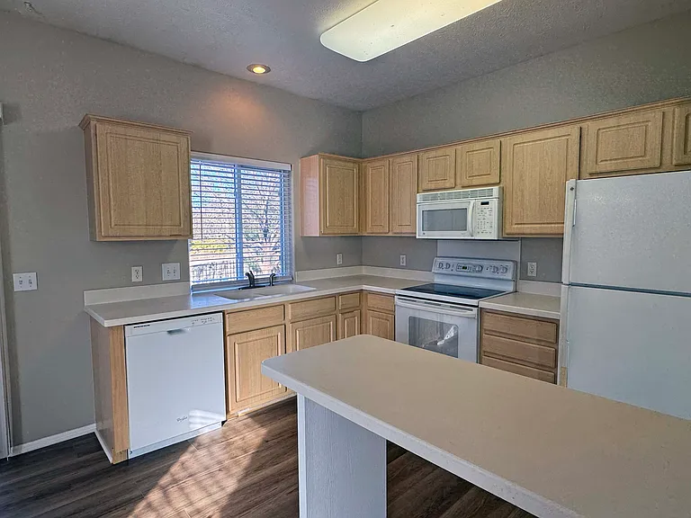 5197 N 144th Ct — Photo 13