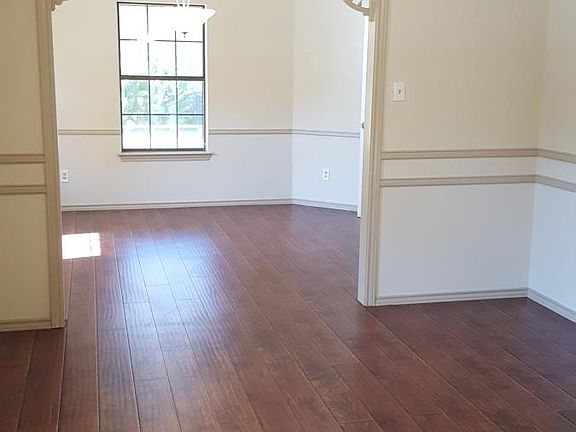 5th image of 645 Highland Meadows Dr