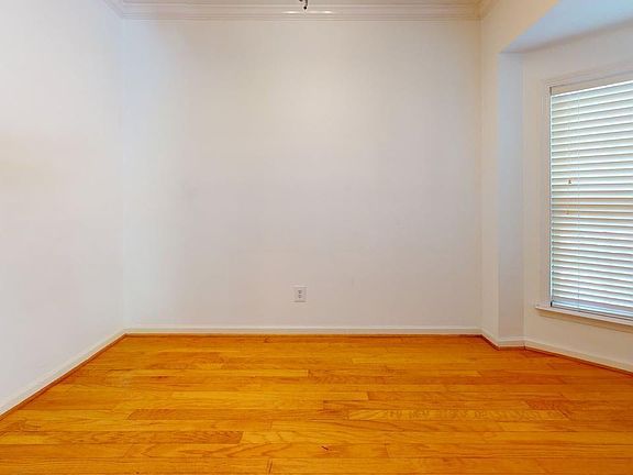 5th image of 436 Cami Forest Ln