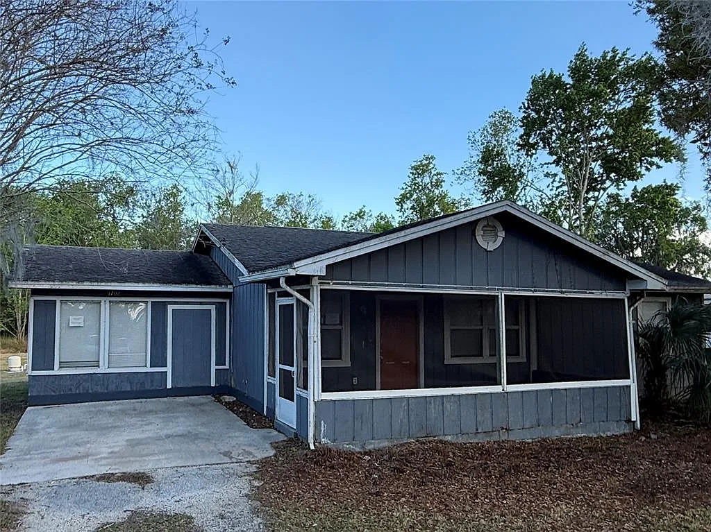 3 bed, 1.0 bath, 1338 sqft, $1,549 — Photo 1