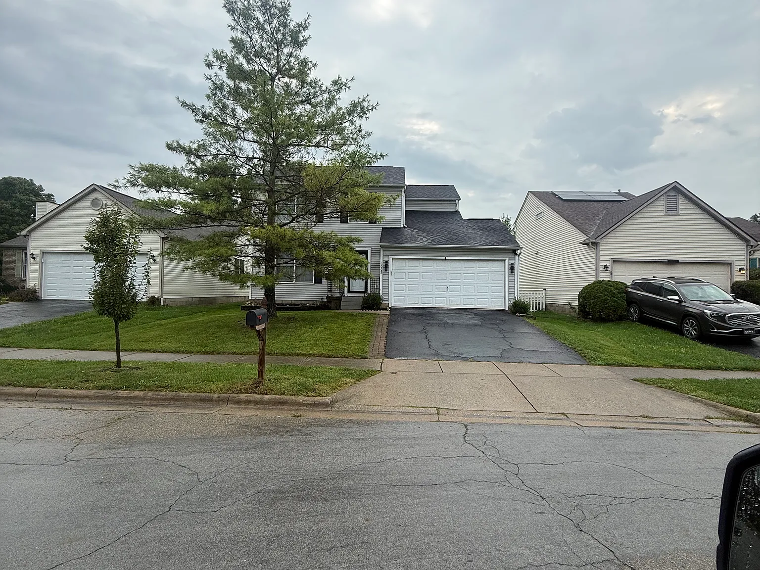 4 bed, 1360 sqft, $2,450 — Photo 2
