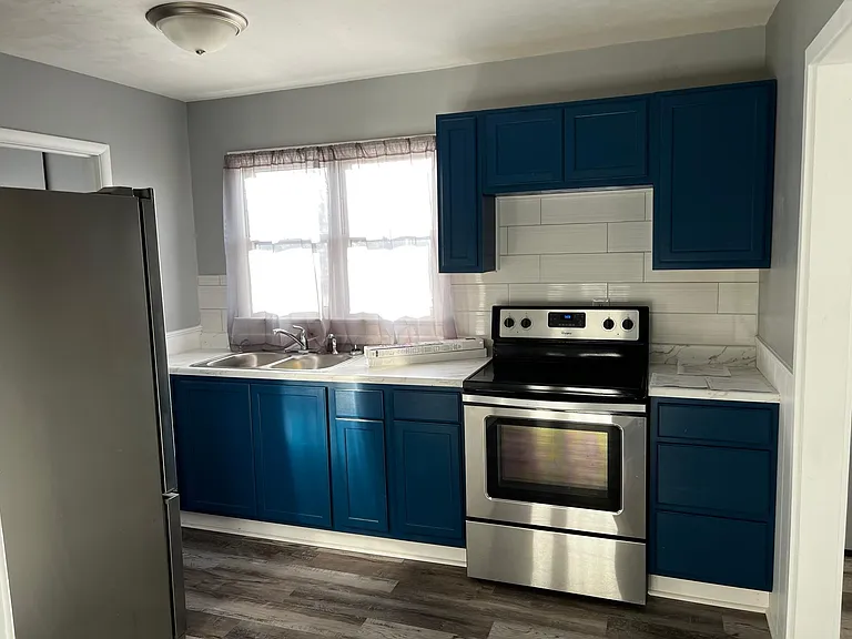 2107 Avenue D — Photo 5