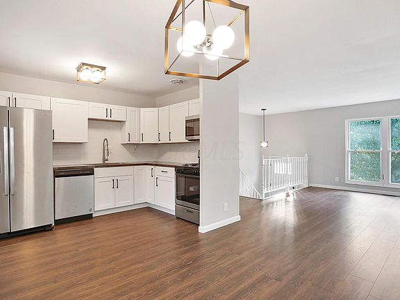 4th image of 176 Empire Dr