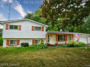 1423 Butcher Rd, Fenton, MI 48430