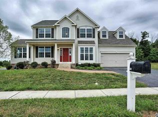 700 Inverness Ln, Shippensburg, PA 17257