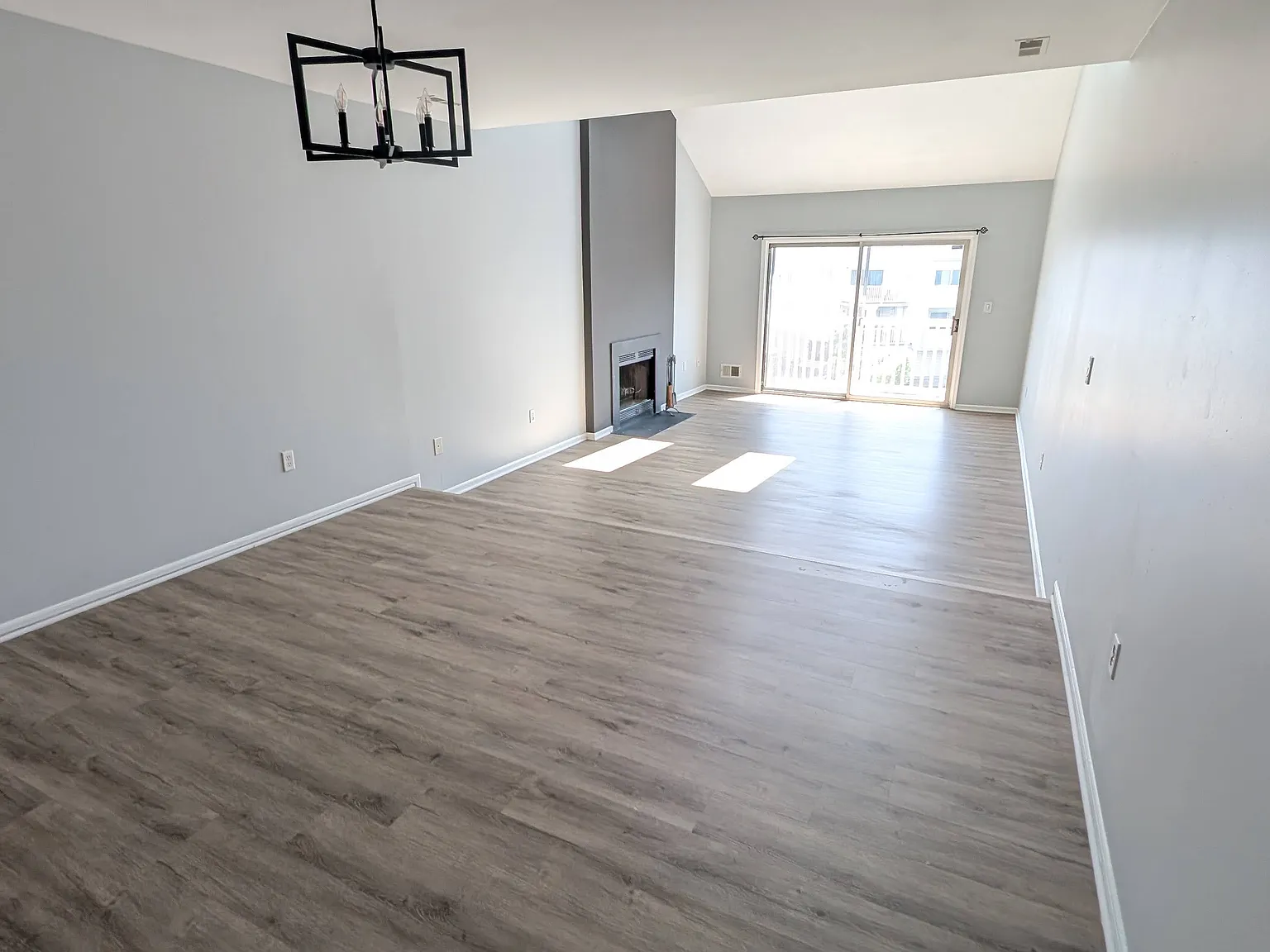 2 bed, 1100 sqft, $2,500 — Photo 3