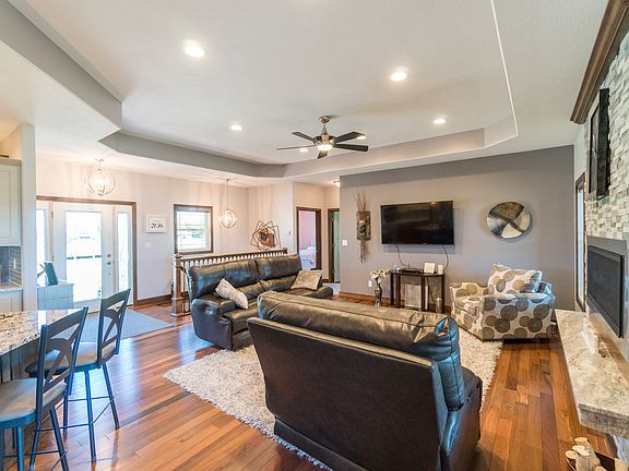 5th image of 4111 Wild Horse Dr