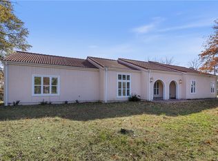 40 County Road 2404, Eureka Springs, AR 72632