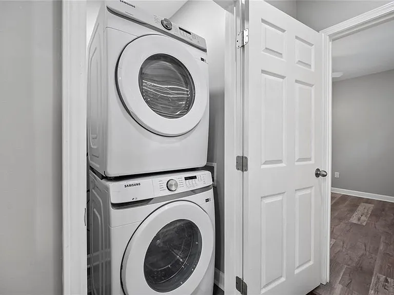 1126 Briarcliff Pl NE #3 — Photo 5