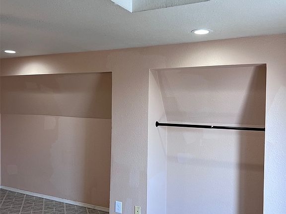 4th image of 154 NE Carswell Drive