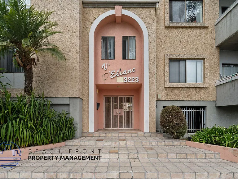 3223 Bagley Ave. — Photo 16