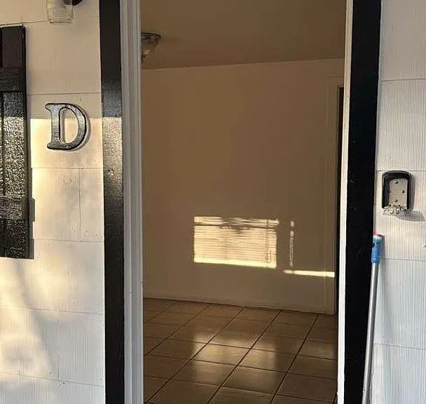 116 6th Ave — Photo 3