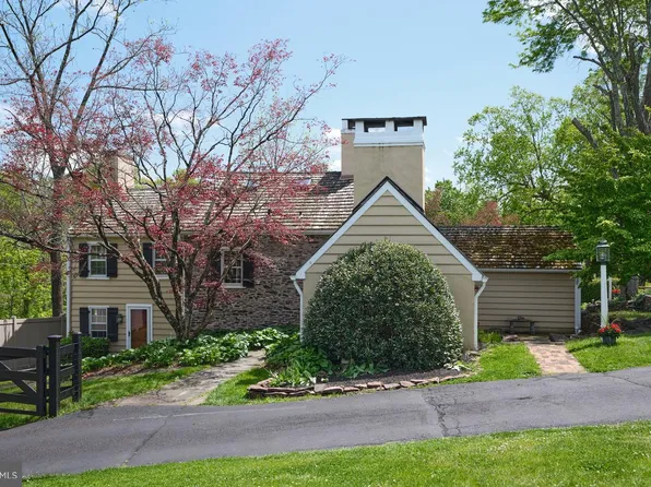 2135 S Sugan Rd, New Hope, PA 18938