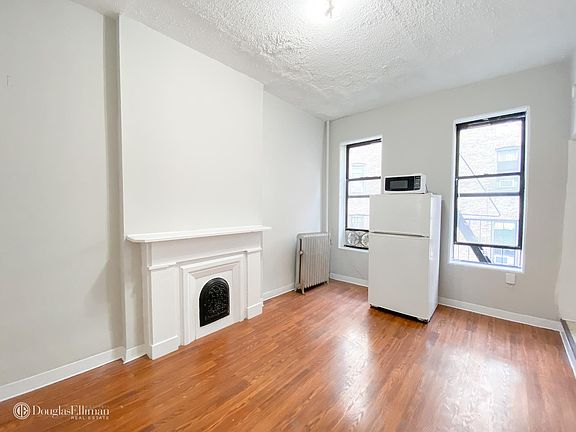 4th image of 2295 Adam C Powell Blvd Unit 1