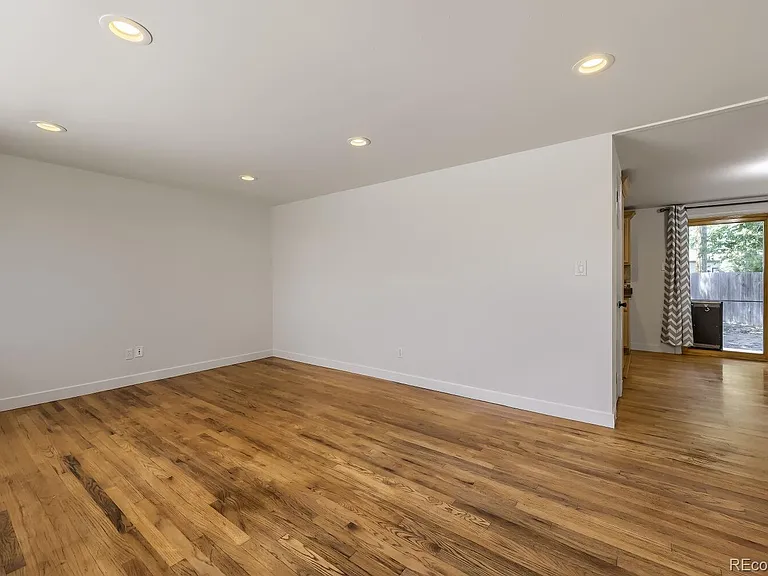 1640 Buchtel Blvd — Photo 2