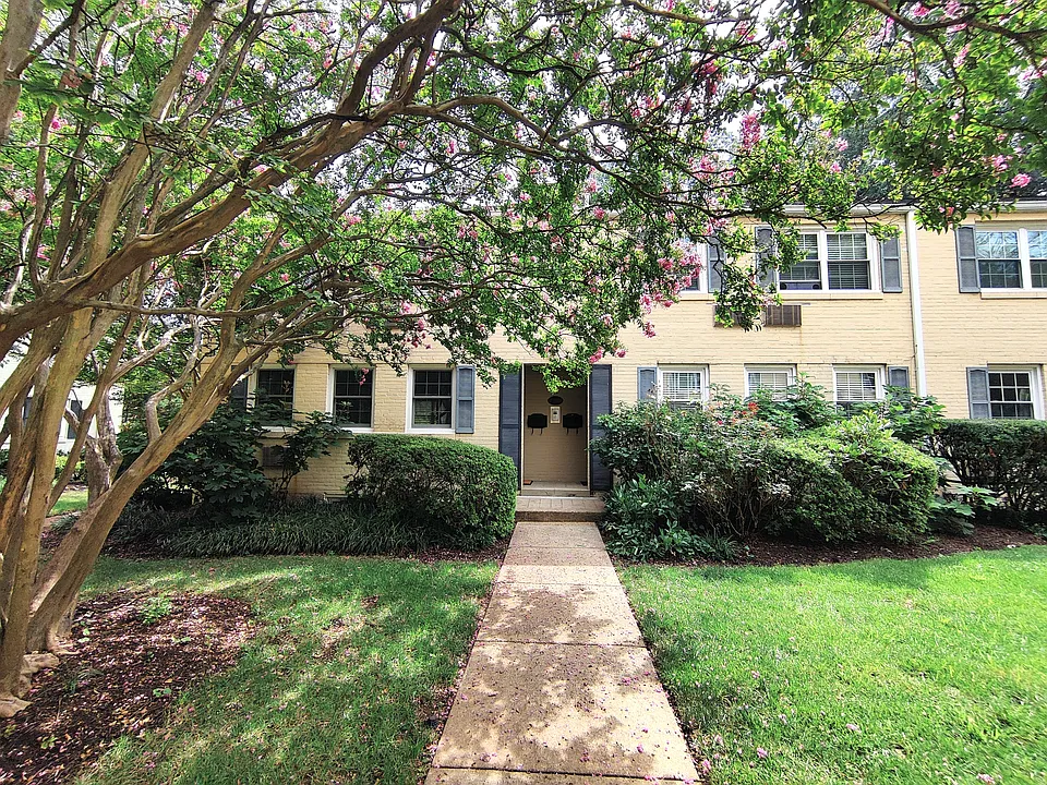 103 N George Mason Dr