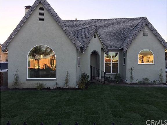 3rd image of 10537 Condon Ave