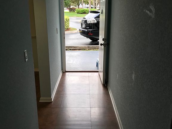 5th image of 1502 Whitehall Dr APT 103