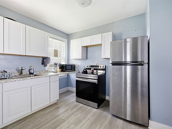 2nd image of 48 Crystal St