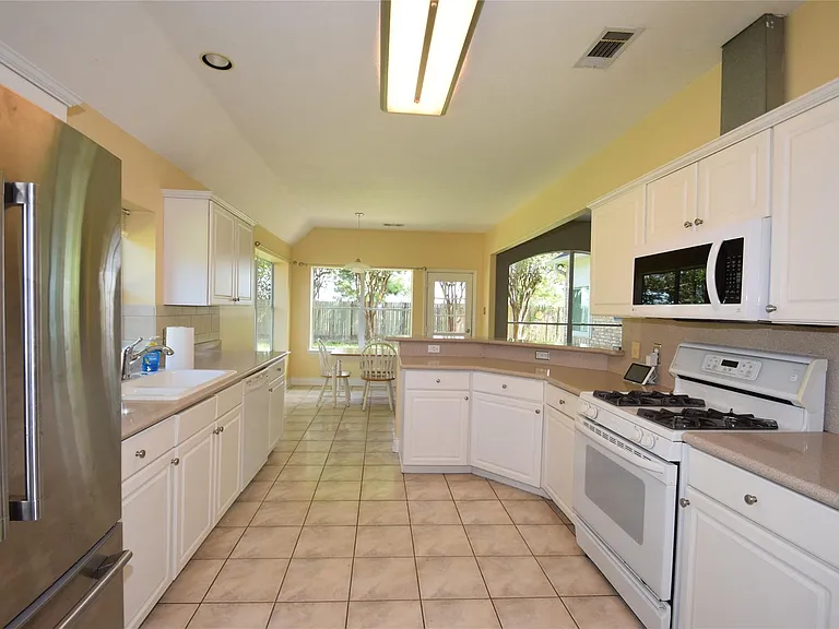 6327 Merona Ln — Photo 8