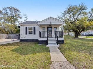 1802 14th St, Pascagoula, MS 39567