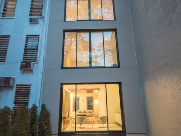 251 East 61st Street image 3 of 26