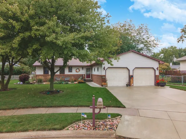 703 N Mohave Dr, Pontiac, IL 61764