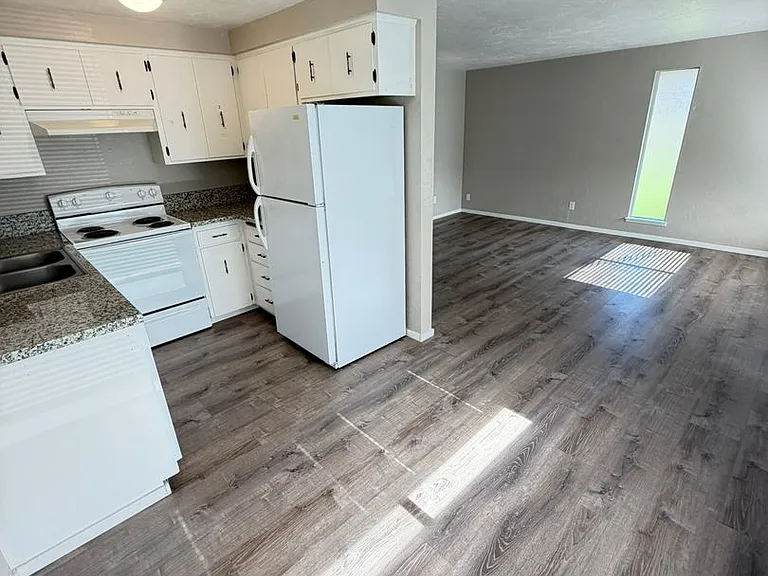 198 E Milton St #1 — Photo 3