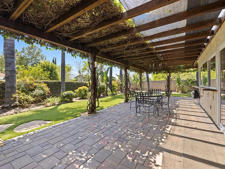 4501 Regents Ct — Photo 43