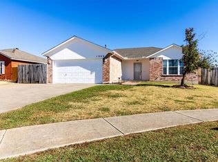 1908 Dakota Dr, Moore, OK 73160
