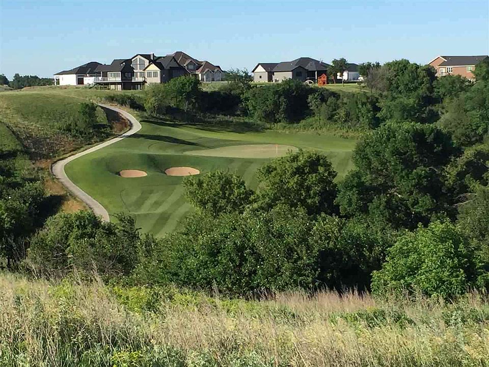 1st image of 1904 Valley Bluffs Dr