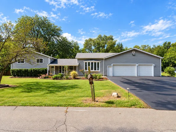 5N712 Garden Ave, Roselle, IL 60172