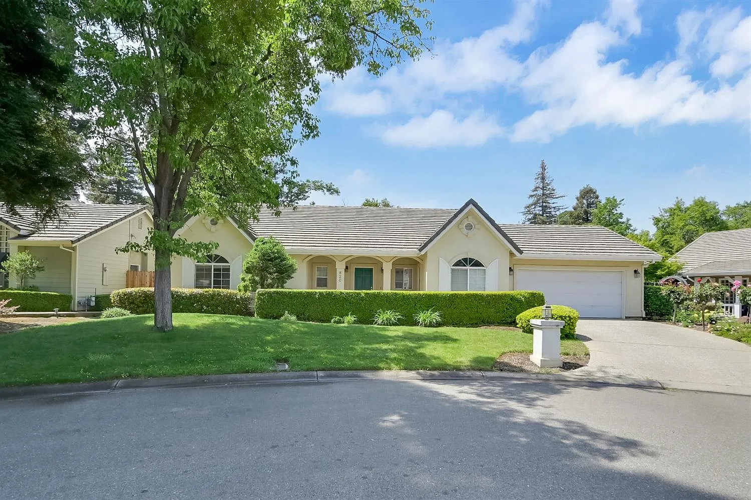 820 Teal Ct photo 1